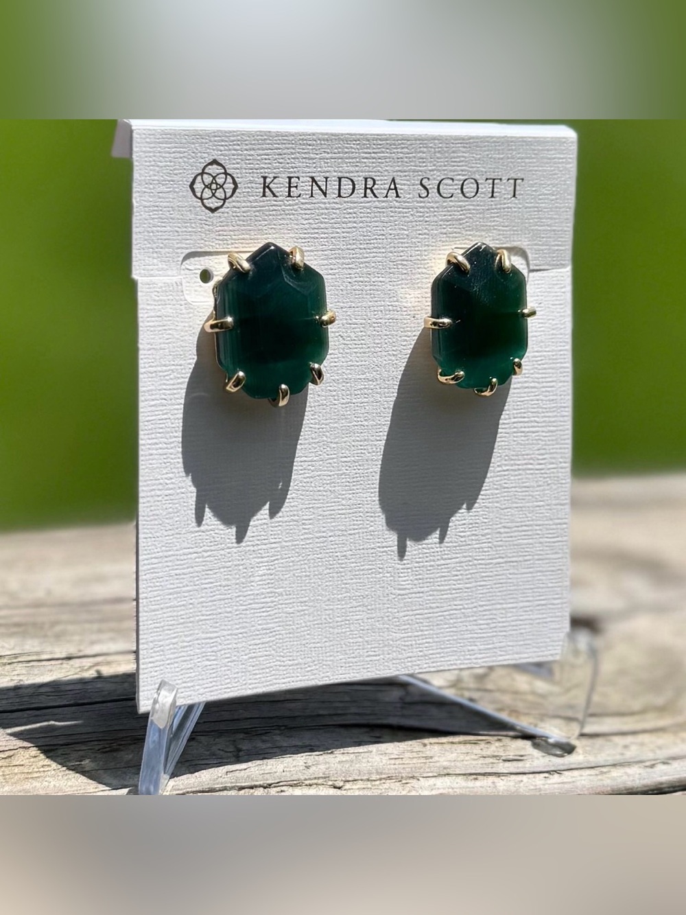 ✨ Retired Kendra Scott Morgan Stud Earrings in Emerald Cat’s Eye ✨ - Picture 3 of 5